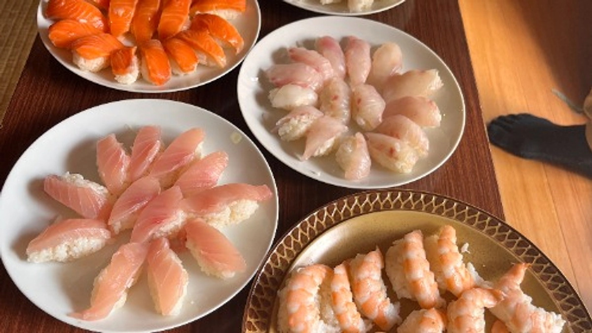 【暴挙】給食でお寿司が出た理由とは？