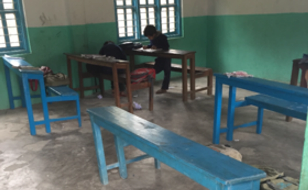 【ポカラ周辺の小中学校の什器設備を改善へ、大きな一歩】