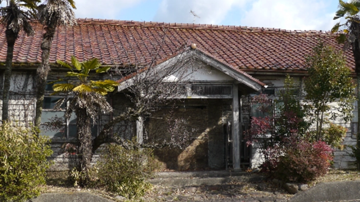 兵庫県三田市の廃墟（旧診療所跡地）で廃墟カフェを創りたい！！