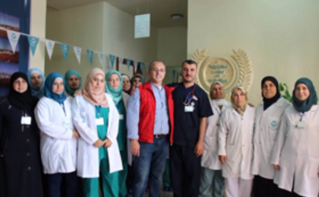 【地下病院にあなたのメッセージや写真を掲示】