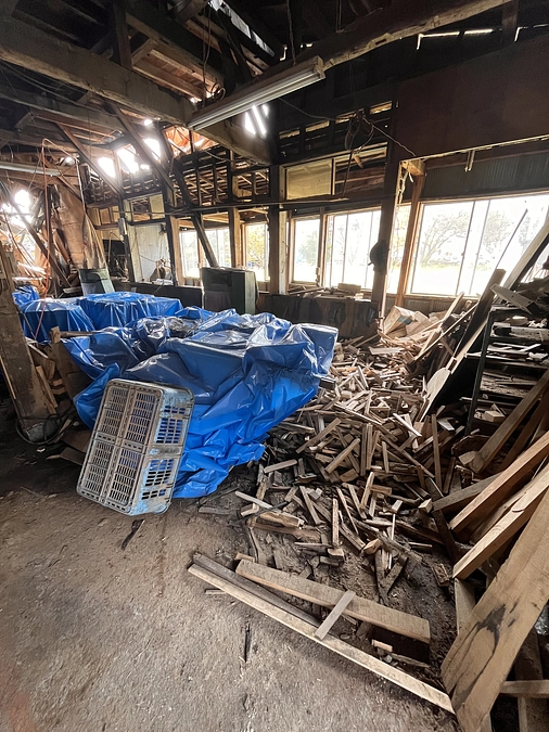 工場の片付けを進めました