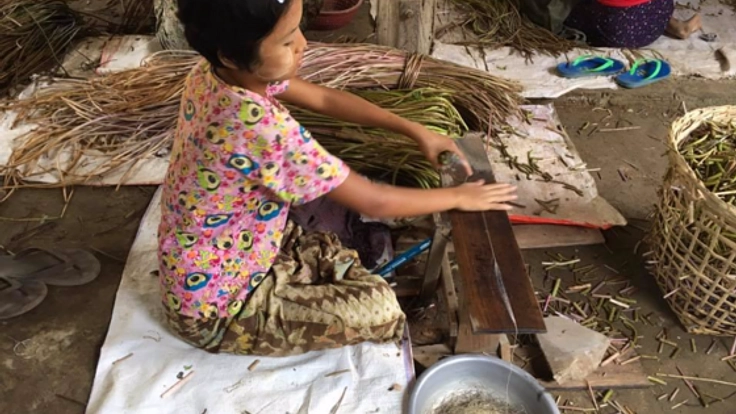 ミャンマーの「蓮糸」を使ったストールで、生産者さんに収入を！