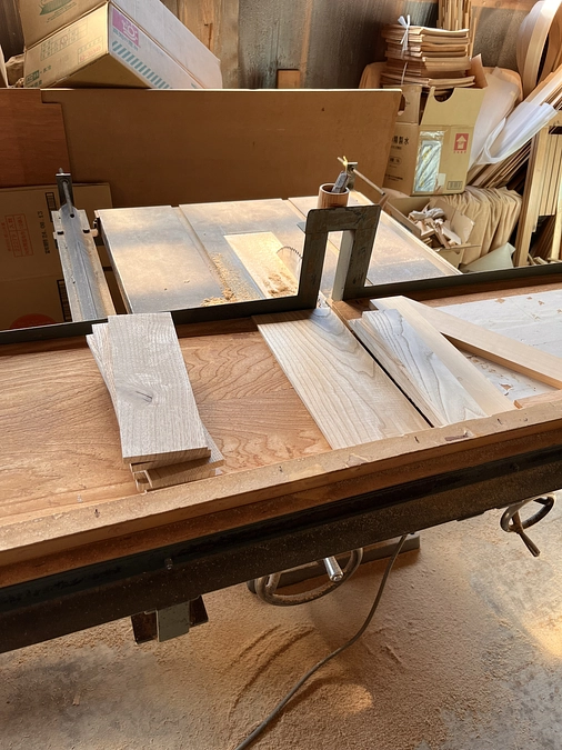 川北町で木製品の製作を進めています