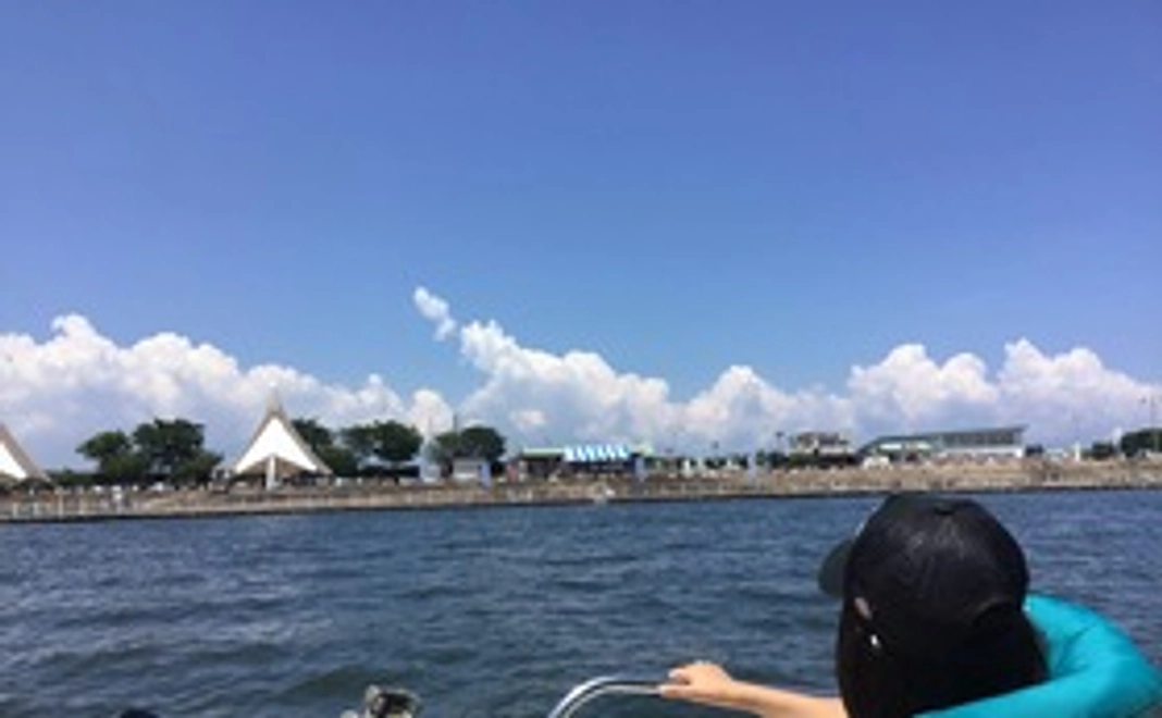 ゴミを捨てない啓発活動に支援しようとの御心ありがとうございます、富山にお越しの節は無料でクルージングさせて頂きます。