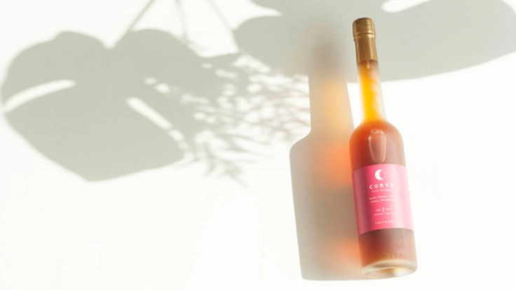 アロマを愉しむ。台湾生まれの熟成果実酢CURVEをあなたのもとへ