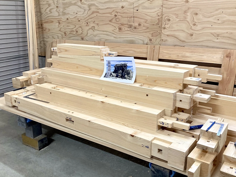 カキオフィスにて木材の加工