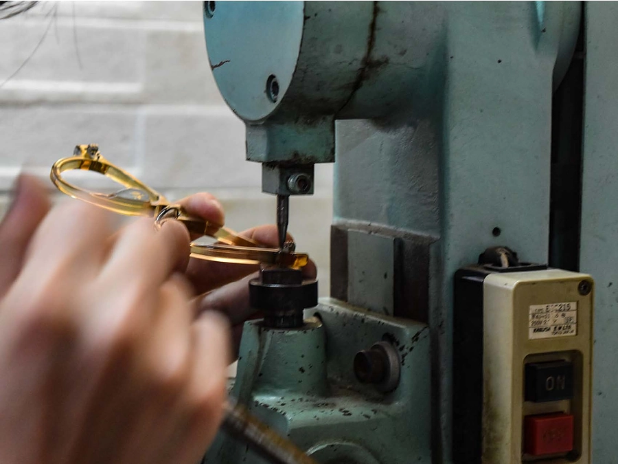 眼鏡産業の背景・課題