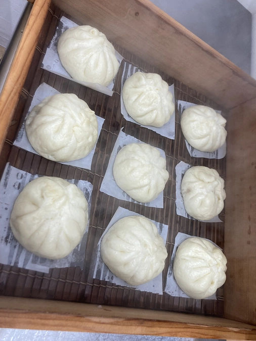 輪島の食材をふんだんに使用した当店名物能登豚肉まん