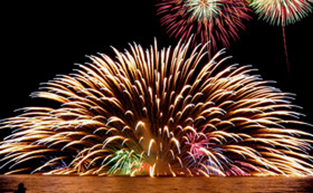 Readyfor限定コース：【3尺玉を目の前で観覧！】カップルやご友人と！