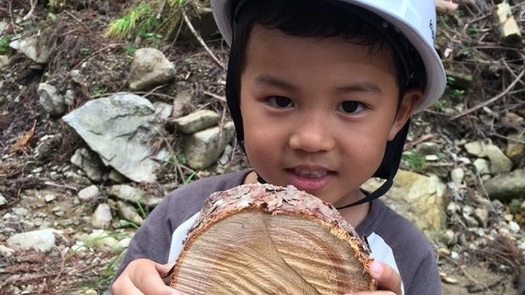 山の上流の木で造られた小屋「コダマベース」を街で販売したい!