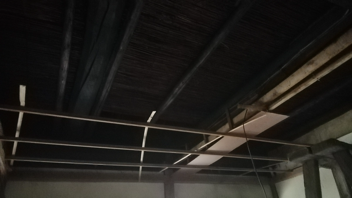 天井板解体中　残り11日