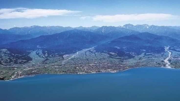 豊かな自然をお届け!魚津に根付いた産品を載せたカタログを制作