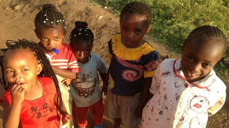 ケニアのスラムに図書館を建設！本を通して広い世界を知ってほしい