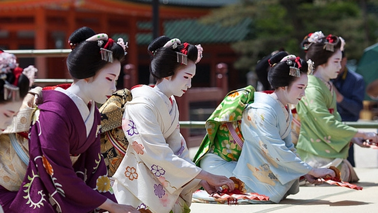 仏で開催するJapanExpoで京都の芸舞妓さんを披露したい！