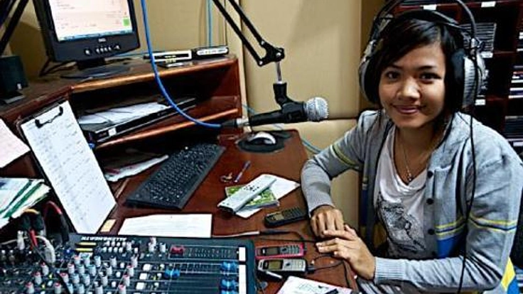 ラジオ番組を通して、カンボジアの地雷被害者に生きる勇気を！