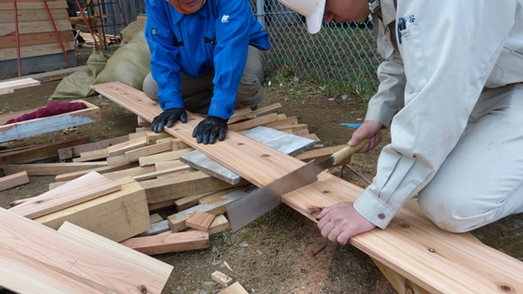 陸前高田市の広田半島の漁師町の仮設住宅団地に【伝統木構造の談話室】を贈る 