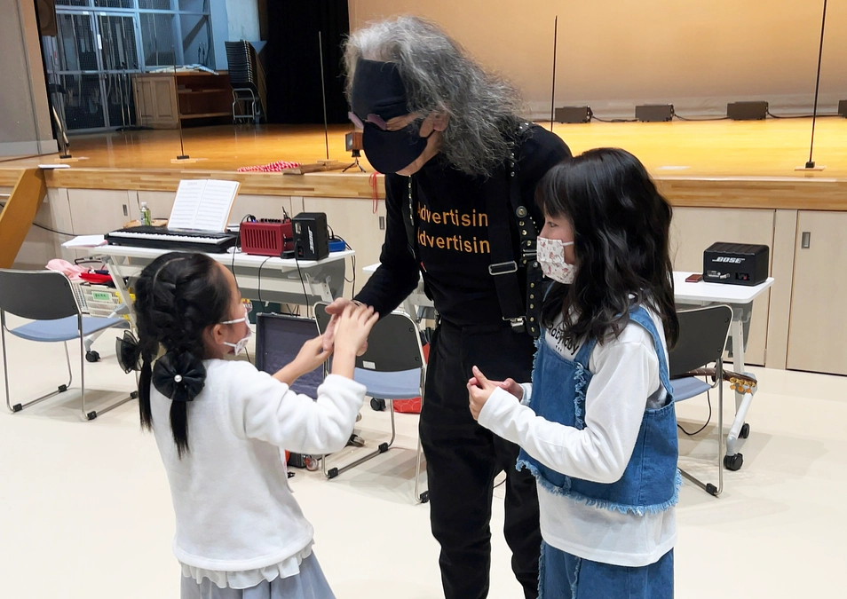 「ありがとう新聞」第12号　(Backstage Vol.77）