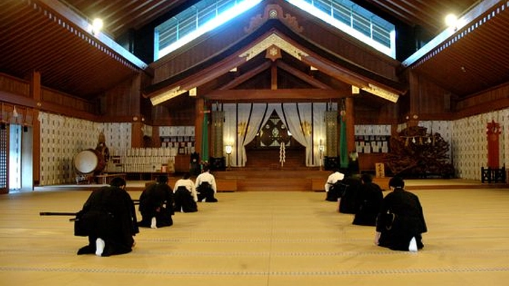 福岡県大牟田の神社で古武道奉納演武を実施！大石進の剣術披露！