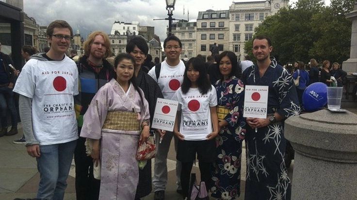震災孤児たちと英国人ボランティアとの湘南での夏合宿
