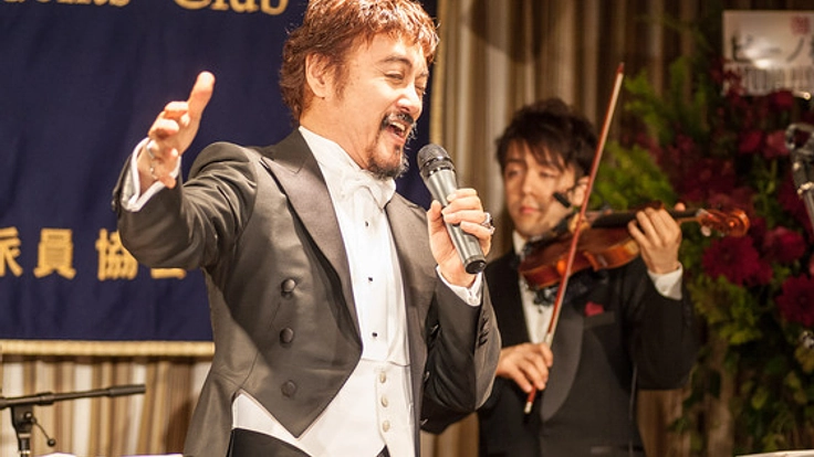 リリカ・ポップ歌手ピーノ松谷の「名曲で愛を歌う」CD製作