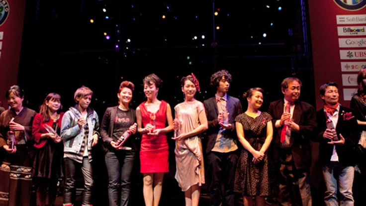 社会とLGBTの架け橋となったスターを讃えるアワードを開催！