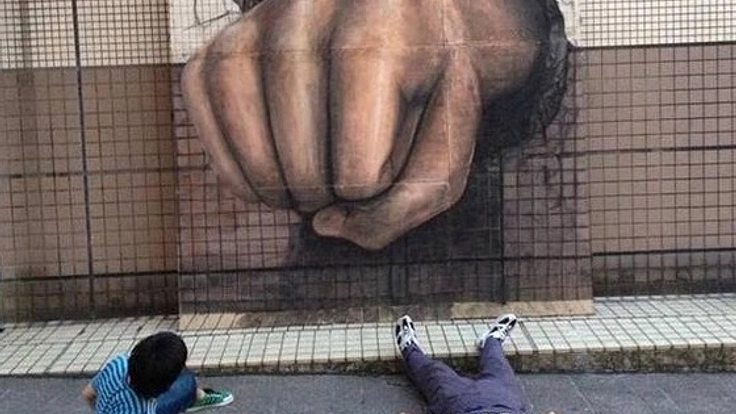 富山市のシャッター商店街を学生がトリックアートで盛り上げる!