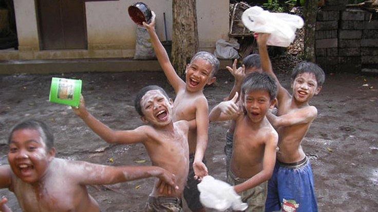 小中学生と「学校」について考えて語り合える上映会開催したい