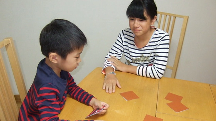 和柄と和色を使って日本の伝統文化を伝えるカードゲームを制作！