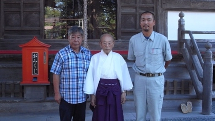 被災の中でも生き残った南相馬市の神社を修繕し、復興のシンボルとする