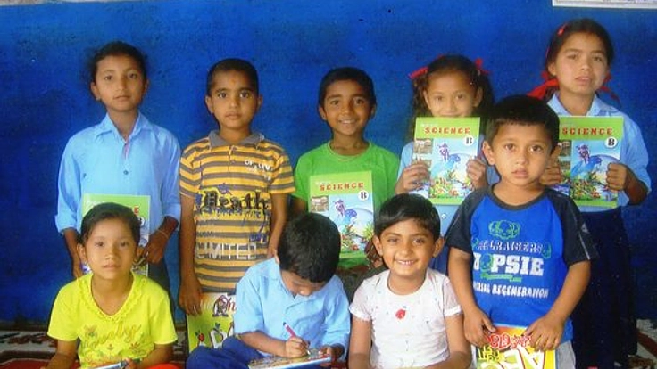 図書館の無いネパールのポカラに、子どもたちのための 図書館をつくろう！！