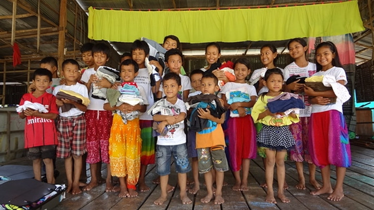 カンボジアの子供たち１０００人に日本から古着を届けたい！