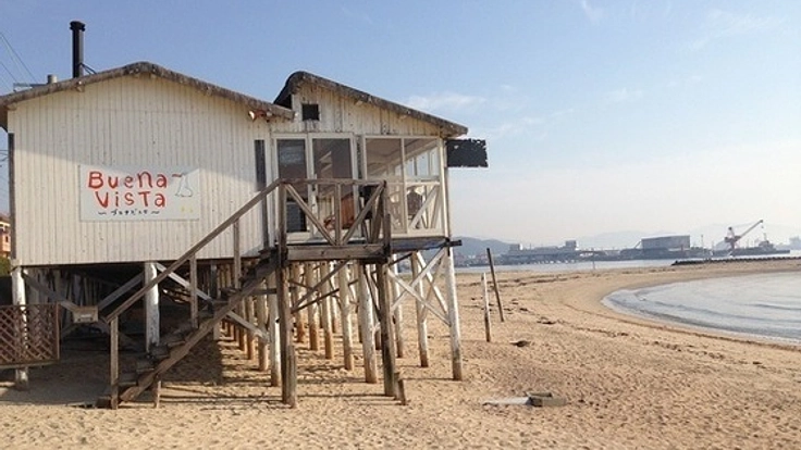 愛媛県松山市の海の家を改築し、湘南のような景色を実現したい！