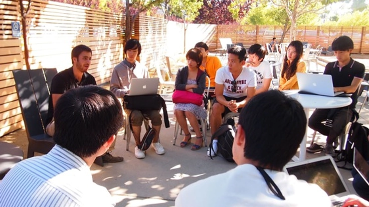 日本の数少ないバーチャルリアリティ開発者を海外に派遣したい！