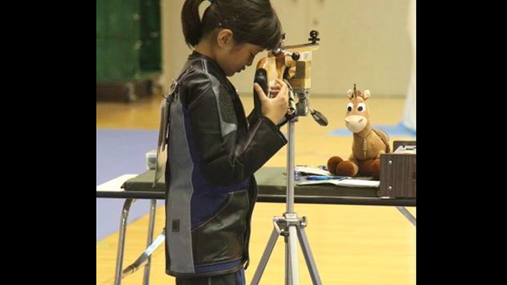 小学生ライフル少女の新たな挑戦を応援してください。