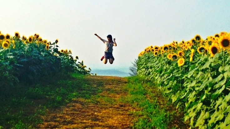 世界中1万人の出逢いを紡ぐステッカーをつくるプロジェクト！