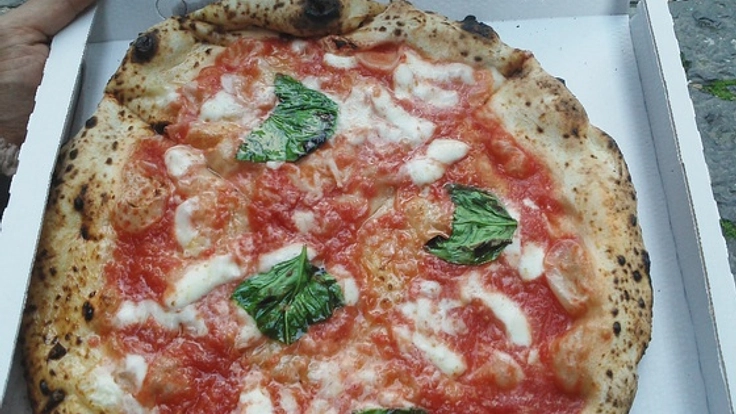 車にピッツア釜を積んで病院や施設に笑顔を届けたい!