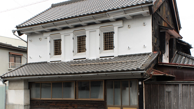 旧寿屋本家の店蔵の外観を復原整備し一宮町の活性化に貢献したい