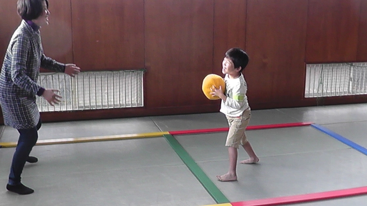 顔に当たっても痛くないボールを使った運動プログラムを広めたい