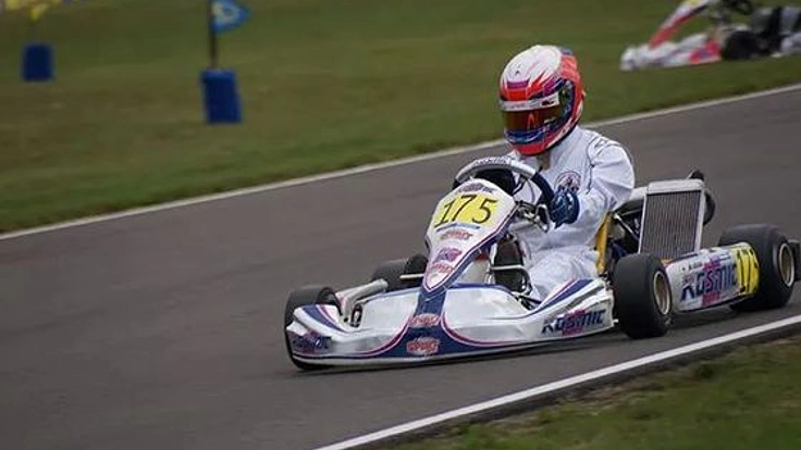 レーシングカート世界大会に出場し優勝したい！