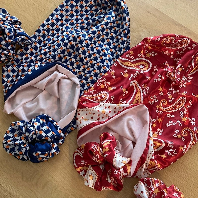 寄贈するヘッドスカーフ