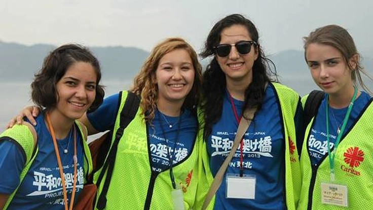 イスラエル・パレスチナと日本の若者が被災地でボランティア！
