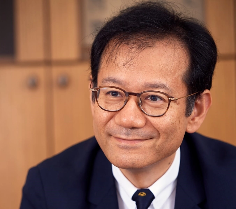 「私たちは微力だが、無力じゃない。」鈴木寛教授