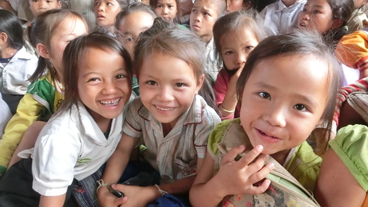 ラオスの山奥に住む子どもたちに、絵本から広がる世界を伝えたい