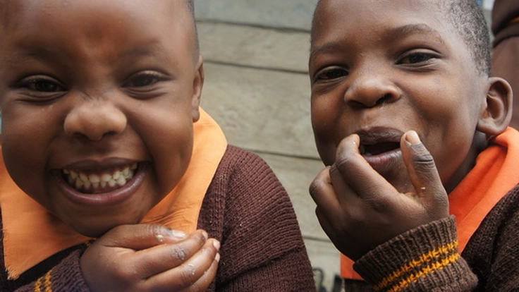 火事で図書館を失った子どもたちに2000冊の本を届けたい！