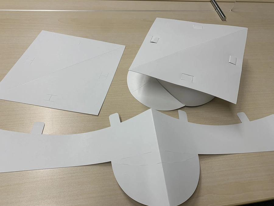 【12月13日】応援グッズ『紙製角帽』、試作段階…！！