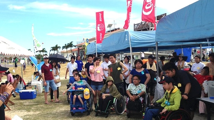 歩くことが困難な人達にロボットスーツHAL®を体験してほしい