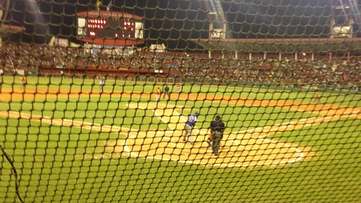 キューバ人野球選手が来日しプロ野球選手になる助けをしたい