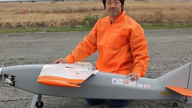 長距離飛行を目指した無人飛行機のための飛行試験費用