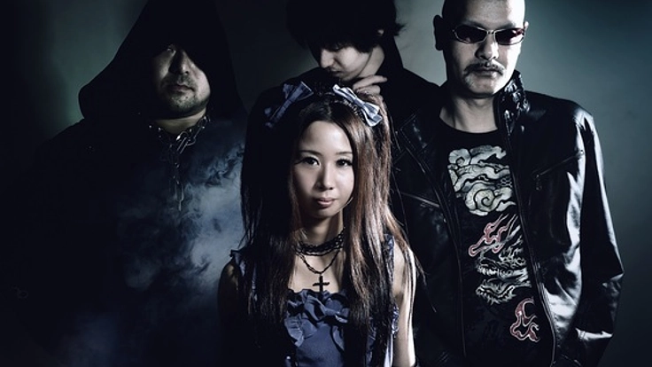 ヘヴィーメタルとクラシックを融合したバンドの初albumを制作！