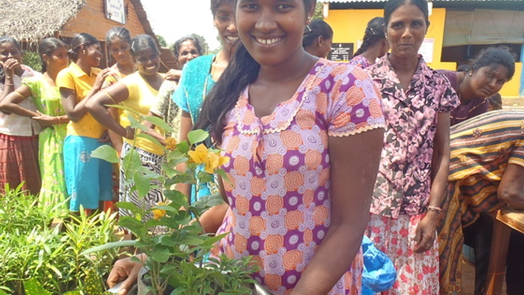 内戦で苦しんだスリランカに、家と希望の花を届けたい！